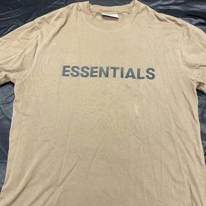 Medium essentials t-shirt